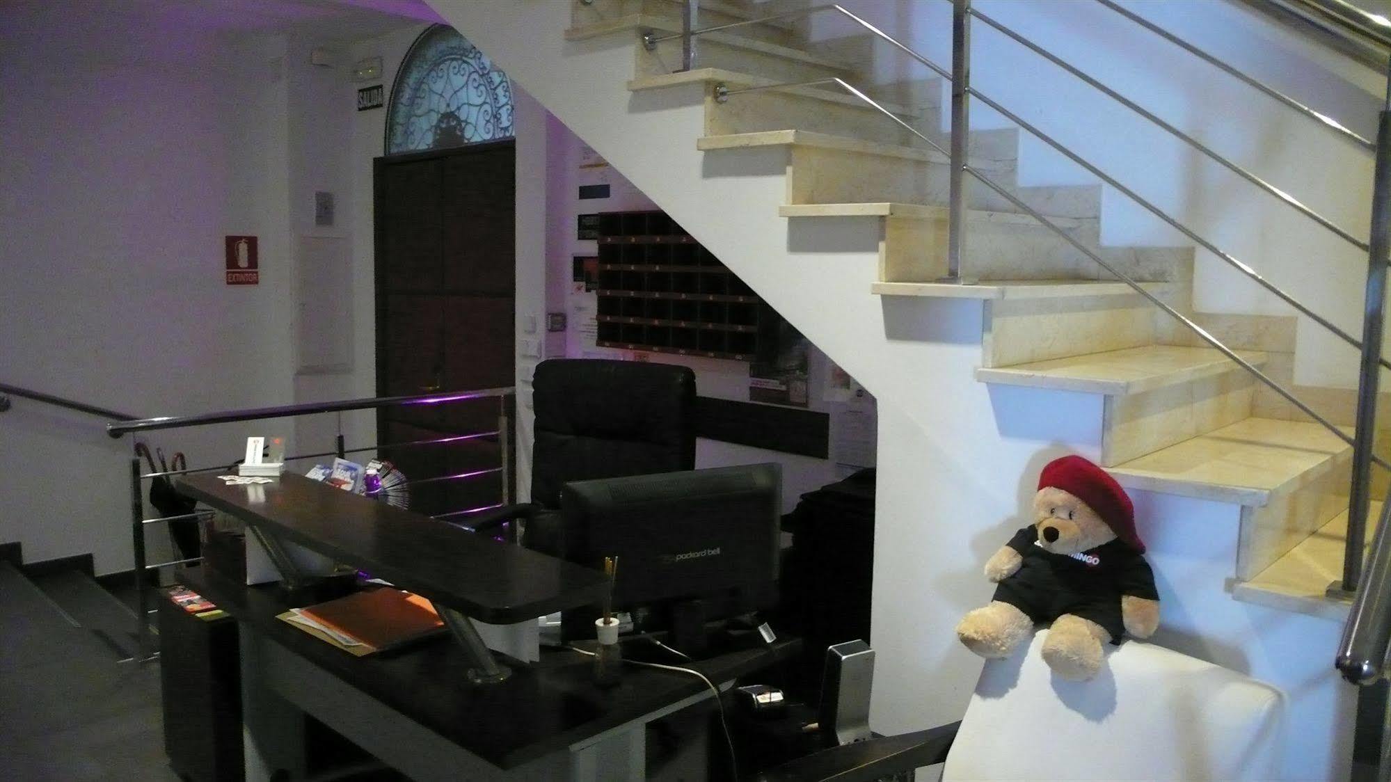 Hostal Santo Domingo Madrid Buitenkant foto